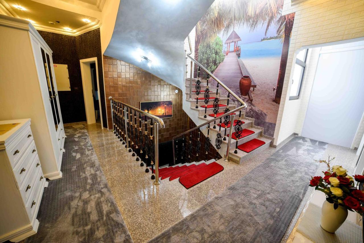 Hotel Palace Велика Кладуша Екстер'єр фото
