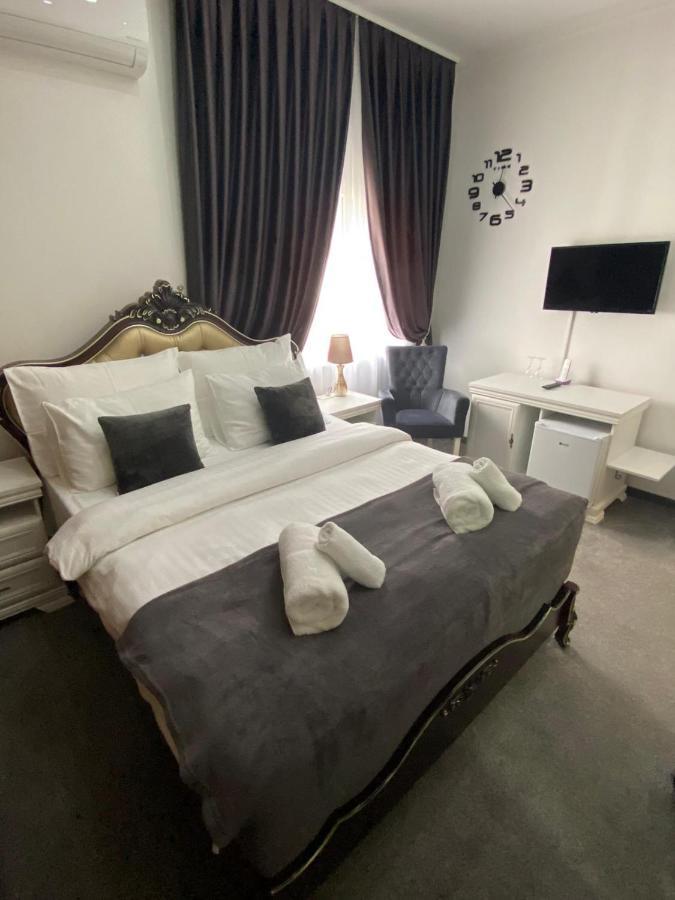 Hotel Palace Велика Кладуша Екстер'єр фото
