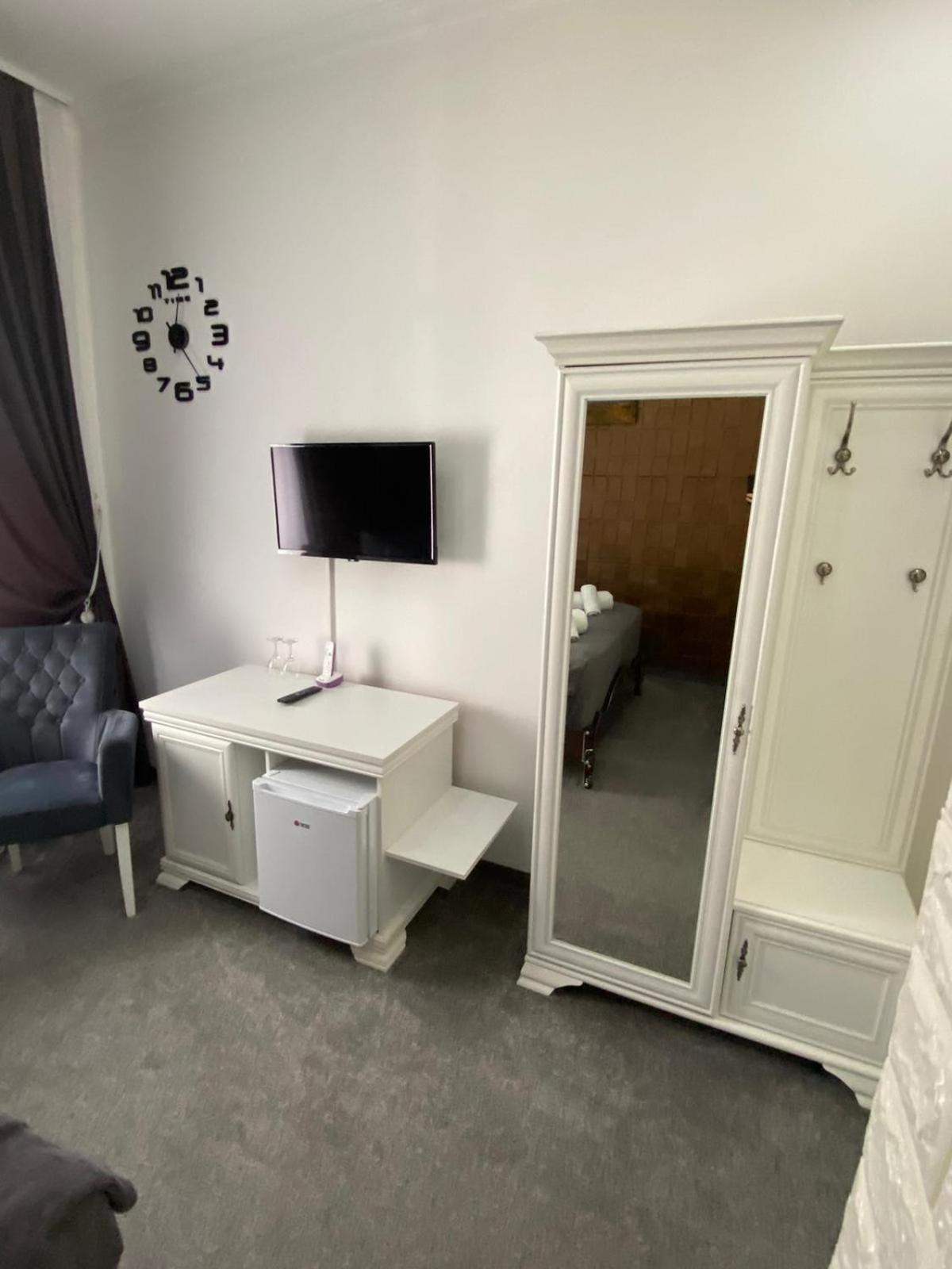 Hotel Palace Велика Кладуша Екстер'єр фото