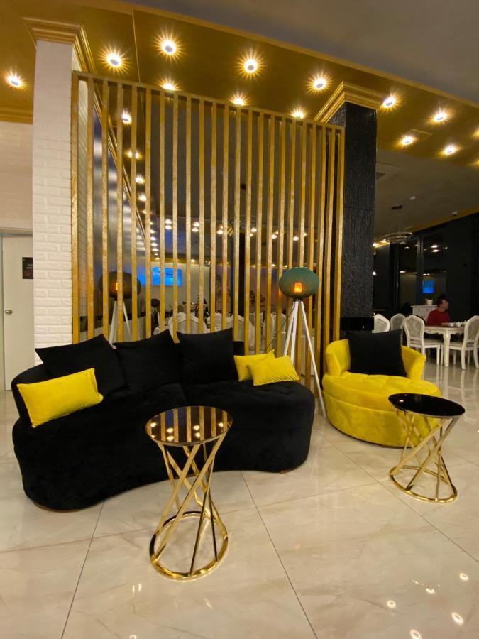 Hotel Palace Велика Кладуша Екстер'єр фото