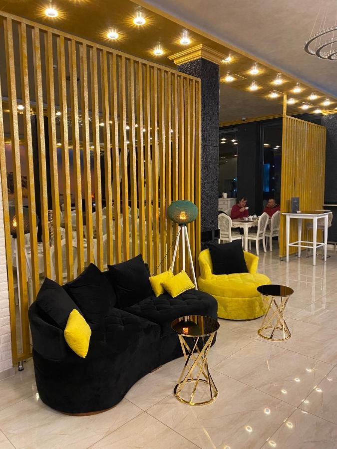 Hotel Palace Велика Кладуша Екстер'єр фото