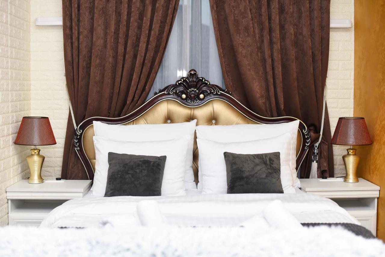 Hotel Palace Велика Кладуша Екстер'єр фото