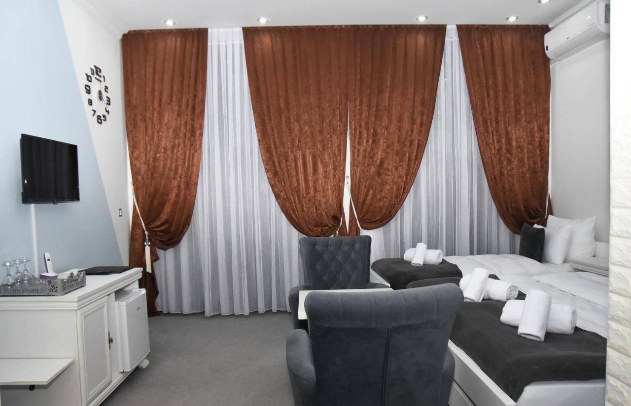Hotel Palace Велика Кладуша Екстер'єр фото