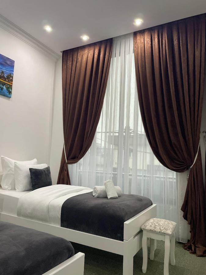 Hotel Palace Велика Кладуша Екстер'єр фото