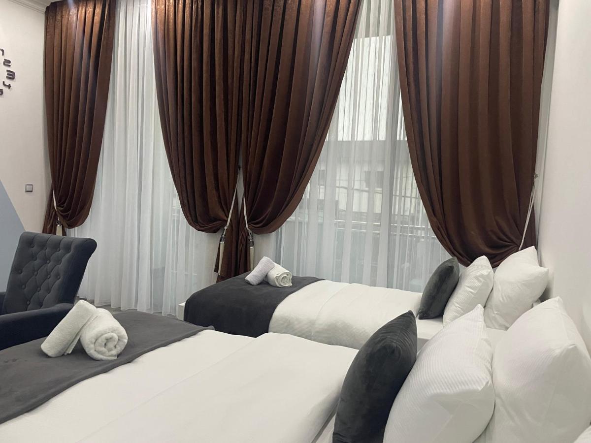 Hotel Palace Велика Кладуша Екстер'єр фото