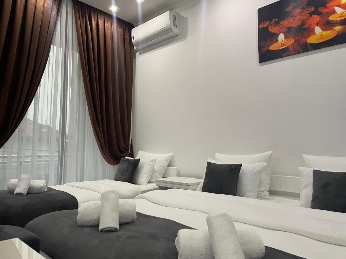 Hotel Palace Велика Кладуша Екстер'єр фото