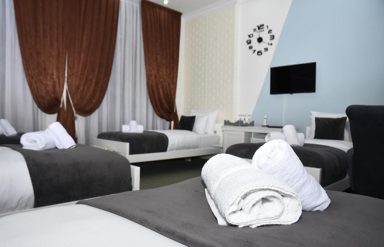 Hotel Palace Велика Кладуша Екстер'єр фото